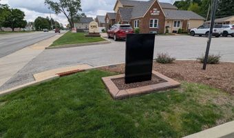 305 E 38th St, Anderson, IN 46013