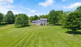 450 Hartville Rd, Atwater, OH 44201