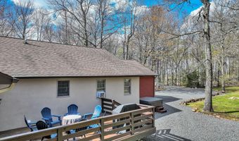 42 Ottomanelli Dr, Albrightsville, PA 18210