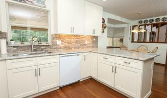 313 WHITE OAK Dr, Altamonte Springs, FL 32701