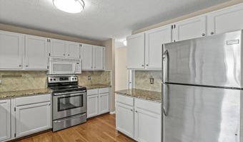 27 Country Hill Rd, Nashua, NH 03063