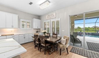 7631 PARADISO Dr, Apollo Beach, FL 33572
