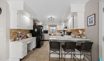 600 S 3rd St, Beresford, SD 57004