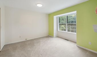 4274 Hillside Dr, Ann Arbor, MI 48105