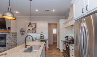 7703 CRESTLINE Dr, Amarillo, TX 79119