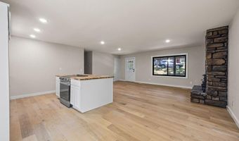 76 Overton Dr, Bella Vista, AR 72714