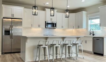 27 Shropshire Dr, Bella Vista, AR 72714