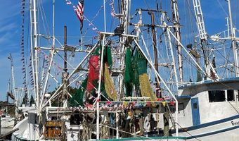 66 8th St, Apalachicola, FL 32320