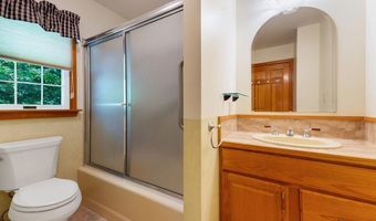 60 Boulder Dr, Auburn, ME 04210