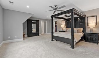 15 Hubbard Ln, Bolton, MA 01740