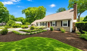 11 Autumn Ln, Attleboro, MA 02703
