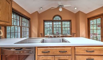 58 Anthony Ct, Bethany, CT 06524