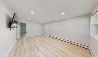 122 Allen Dr 2, Ann Arbor, MI 48103