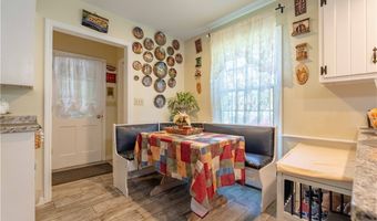 1201 Overlook Dr, Alliance, OH 44601