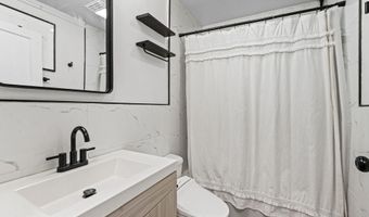 24 Westlyn Ct, Albany, NY 12203