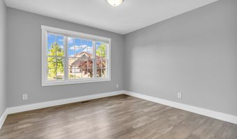 6686 Woodcrest Dr, Avon, IN 46123