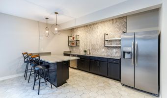 5467 Windrose Ln, Ames, IA 50014