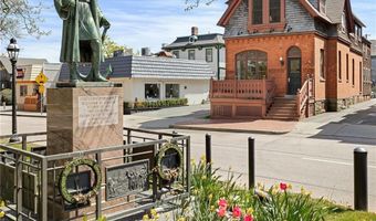 3 Memorial Blvd, Newport, RI 02840