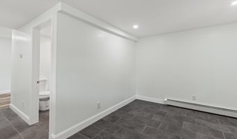 38 Newbury St, Auburn, ME 04210