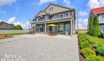 7305 Dyke Rd, Algonac, MI 48001