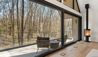 111 E Neptune Ave, Beverly Shores, IN 46301