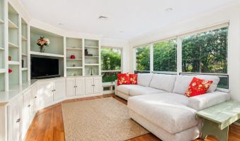 14 Elmcrest Dr, Danbury, CT 06811