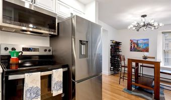 75 Pelham St A, Newport, RI 02840