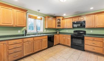 34 Chestnut Dr, Allenstown, NH 03275