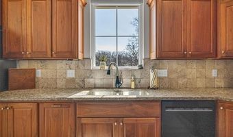 33389 S Coves Dr, Afton, OK 74331