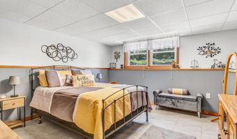 1391 Turner St, Auburn, ME 04210