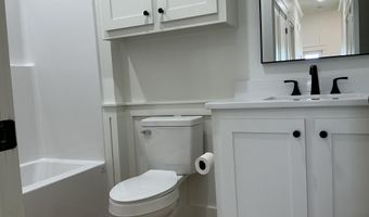 5067 Nebraska St, Bay St. Louis, MS 39520
