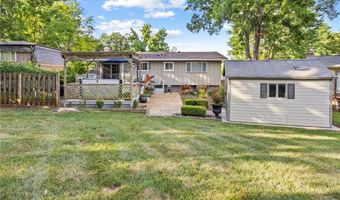 1225 Wissmann Dr, Ballwin, MO 63011