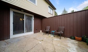 27 Mason Ct 27, Amesbury, MA 01913