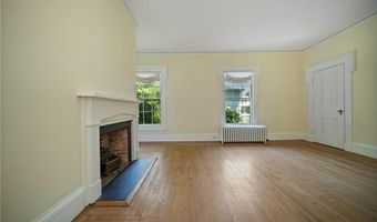 33 Kay St, Newport, RI 02840