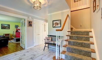 12 E Gate Dr, Alloway, NJ 07418