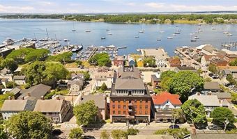 423 Hope St D, Bristol, RI 02809