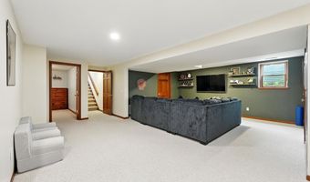 704 Redding Rd, Angola, IN 46703