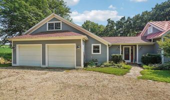 2473 Mt Hope Rd, Dodgeville, WI 53533