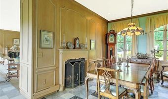 69 Nayatt Rd, Barrington, RI 02806