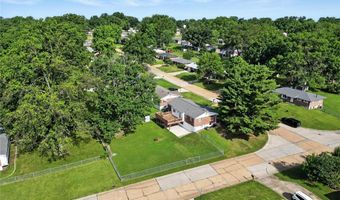 9800 Ridgely Ln, Affton, MO 63123