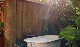 59-195 Ke Nui Rd B, Haleiwa, HI 96712