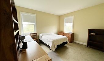 190 Clarke Rd 102, Narragansett, RI 02882