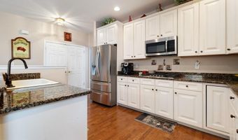 24 POND VIEW Cir, Barnegat, NJ 08005