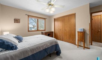 116 W Birchwood Dr, Brandon, SD 57005