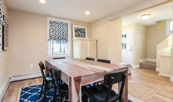 13 Lucas Ave, Newport, RI 02840