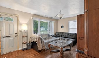 2607 E 8th St, Anderson, IN 46012