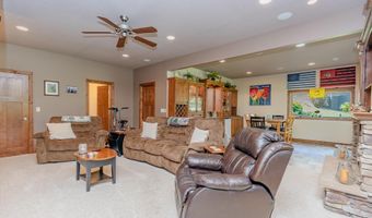 932 Emerald Pines Dr, Arnolds Park, IA 51331