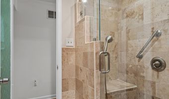 6816 SHRINE Ct, Annandale, VA 22003