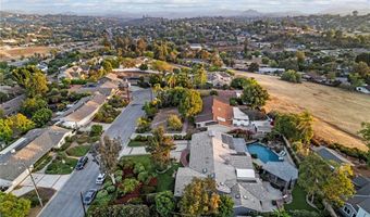 1618 Alapat Dr, Escondido, CA 92027