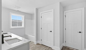 14 Stacey Ln 2, Chester, NH 03036